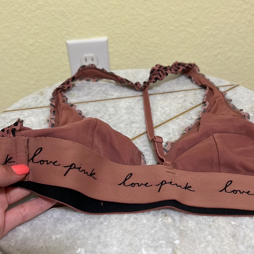 Pink bra - Picture 3 of 3